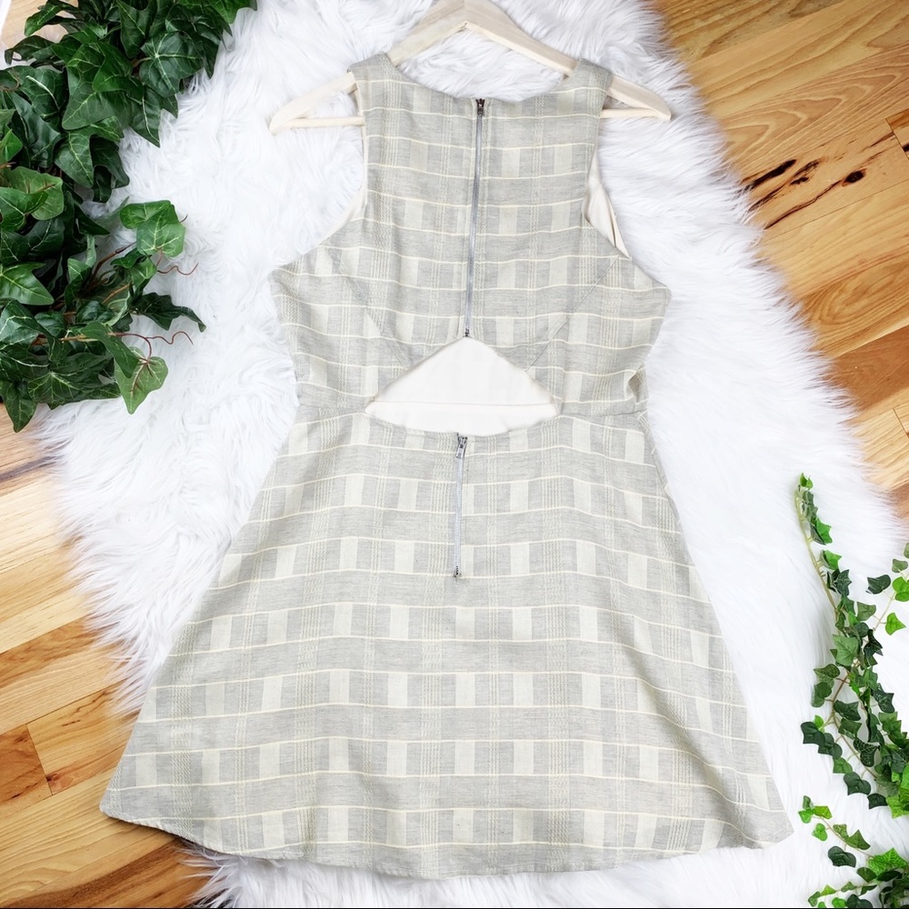 Cut-out Back Cotton Cream Gray Checked Dress Flare - Picture 3 of 9